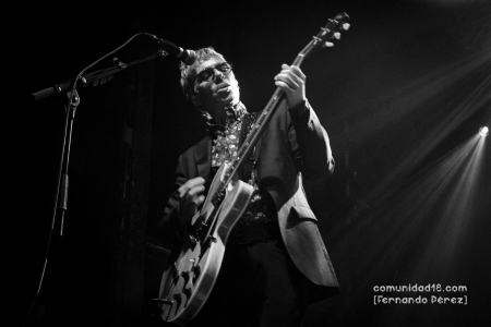 BARCELONA, ESPAÑA – NOVIEMBRE 20: Ariel Rot (Guitarra y Coros) de Tequila durante el concierto de la banda en la Razzmatazz como parte del Cruïlla de Tardor el 20 de noviembre de 2021 en Barcelona, España. (Foto por Fernando Pérez) Tequila Razzmatazz