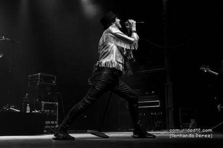 BARCELONA, ESPAÑA – NOVIEMBRE 20: Alejo Stivel (Voz) de Tequila durante el concierto de la banda en la Razzmatazz como parte del Cruïlla de Tardor el 20 de noviembre de 2021 en Barcelona, España. (Foto por Fernando Pérez)