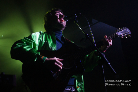 BARCELONA, ESPAÑA – NOVIEMBRE 19: Juan Pablo Vega abriendo el concierto de Vic Mirallas en concierto como parte del Barcelona Jazz Festival en la Apolo 2 el 19 de noviembre de 2021 en Barcelona, España. (Foto por Fernando Pérez)