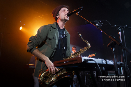 BARCELONA, ESPAÑA – NOVIEMBRE 19: Vic Mirallas en concierto como parte del Barcelona Jazz Festival en la Apolo 2 el 19 de noviembre de 2021 en Barcelona, España. (Foto por Fernando Pérez)