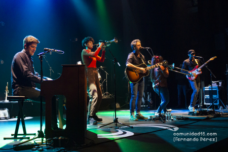 BARCELONA, ESPAÑA – DICIEMBRE 10: Els amics de les arts en concierto en la Barts el 10 de diciembre de 2021 en Barcelona, España. (Foto por Fernando Pérez) Els amics de les arts fin de gira