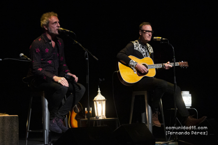 BARCELONA, ESPAÑA – DICIEMBRE 15: M-Clan (Carlos Tarque y Ricardo Ruipérez) durante la grabación del concierto realizado en la Barts el 15 de diciembre de 2021 en Barcelona, España. (Foto por Fernando Pérez)