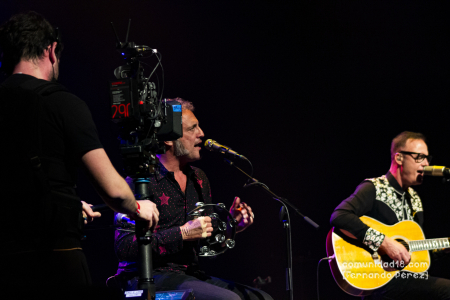 BARCELONA, ESPAÑA – DICIEMBRE 15: M-Clan (Carlos Tarque y Ricardo Ruipérez) durante la grabación del concierto realizado en la Barts el 15 de diciembre de 2021 en Barcelona, España. (Foto por Fernando Pérez) M-Clan DVD