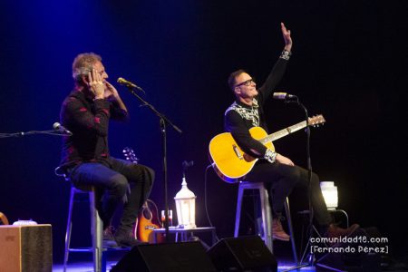 BARCELONA, ESPAÑA – DICIEMBRE 15: M-Clan (Carlos Tarque y Ricardo Ruipérez) durante la grabación del concierto realizado en la Barts el 15 de diciembre de 2021 en Barcelona, España. (Foto por Fernando Pérez)