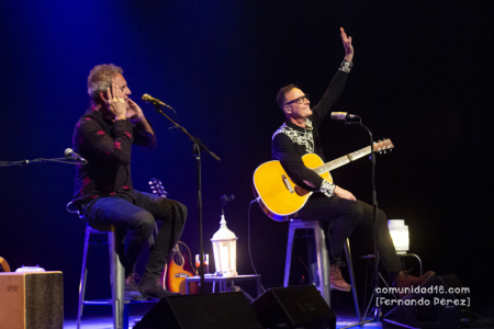 BARCELONA, ESPAÑA – DICIEMBRE 15: M-Clan (Carlos Tarque y Ricardo Ruipérez) durante la grabación del concierto realizado en la Barts el 15 de diciembre de 2021 en Barcelona, España. (Foto por Fernando Pérez)