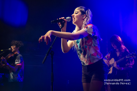 BARCELONA, ESPAÑA – DICIEMBRE 3: Gemma Polo (Voz) de Roba Estesa en concierto en la Sala Apolo el 3 de diciembre de 2021 en Barcelona, España. (Foto por Fernando Pérez)