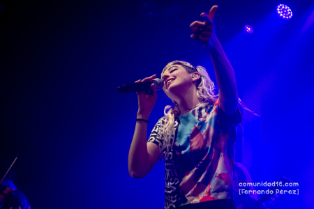 BARCELONA, ESPAÑA – DICIEMBRE 3: Gemma Polo (Voz) de Roba Estesa en concierto en la Sala Apolo el 3 de diciembre de 2021 en Barcelona, España. (Foto por Fernando Pérez) Huntza Roba Estesa Barcelona