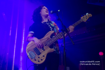 BARCELONA, ESPAÑA – DICIEMBRE 3: Roba Estesa en concierto en la Sala Apolo el 3 de diciembre de 2021 en Barcelona, España. (Foto por Fernando Pérez)