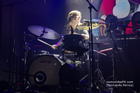 BARCELONA, ESPAÑA – DICIEMBRE 3: Roba Estesa en concierto en la Sala Apolo el 3 de diciembre de 2021 en Barcelona, España. (Foto por Fernando Pérez)