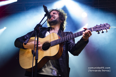 BARCELONA, ESPAÑA – FEBRERO 13. Eric Griso (Guitarra) de Arnau Griso durante su primer concierto en la Sala Razzmatazz el 13 de febrero de 2022 en Barcelona, España. (Foto por Fernando Pérez)