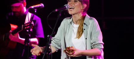 BARCELONA, ESPAÑA – FEBRERO 24. Ariadna Rubio de TéCanela en concierto como parte del Festival Empremtes en la Apolo 2 el 24 de febrero de 2022 en Barcelona, España. (Foto por Fernando Pérez)