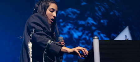 BARCELONA, ESPAÑA – FEBRERO 26. Sandra Delaporte en concierto como parte del Cruïlla de primavera en la Razzmatazz el 26 de febrero de 2022 en Barcelona, España. (Foto por Fernando Pérez)