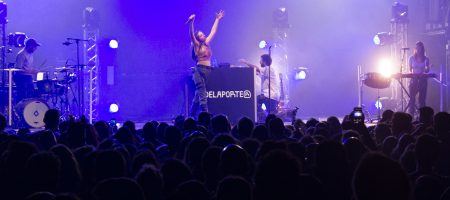BARCELONA, ESPAÑA – FEBRERO 26. Delaporte en concierto como parte del Cruïlla de primavera en la Razzmatazz el 26 de febrero de 2022 en Barcelona, España. (Foto por Fernando Pérez) Delaporte Razzmatazz