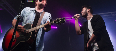 BARCELONA, ESPAÑA – MARZO 10. Dani Marco y Arnau Blanch durante el concierto de Despistaos en La Nau el 10 de marzo de 2022 en Barcelona, España. (Foto por Fernando Pérez) Despistaos Barcelona