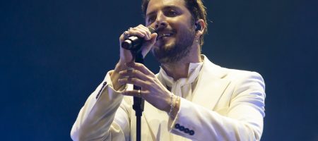 BARCELONA, ESPAÑA – MARZO 12. Manuel Carrasco en concierto como parte de su Gira La Cruz del Mapa en el Palau Sant Jordi el 12 de marzo de 2022 en Barcelona, España. (Foto por Fernando Pérez) Manuel Carrasco Barcelona