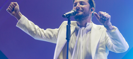 BARCELONA, ESPAÑA – MARZO 12. Manuel Carrasco en concierto como parte de su Gira La Cruz del Mapa en el Palau Sant Jordi el 12 de marzo de 2022 en Barcelona, España. (Foto por Fernando Pérez) Manuel Carrasco Barcelona