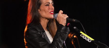 BARCELONA, ESPAÑA – MARZO 5. Vega en concierto como parte del Cruïlla de Primavera en la Apolo 2 el 5 de marzo de 2022 en Barcelona, España. (Foto por Fernando Pérez) Vega Barcelona