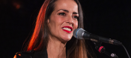 BARCELONA, ESPAÑA – MARZO 5. Vega en concierto como parte del Cruïlla de Primavera en la Apolo 2 el 5 de marzo de 2022 en Barcelona, España. (Foto por Fernando Pérez)