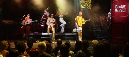 BARCELONA, ESPAÑA – ABRIL 27. Las Migas en concierto como parte del Guitar BCN en la sala Luz de Gas el 27 de abril de 2022 en Barcelona, España. (Foto por Fernando Pérez) Las Migas Barcelona