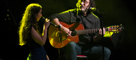 BARCELONA, ESPAÑA – ABRIL 8. Raquel Lúa en el concierto de presentación de su disco Piel como parte del Barnasants en Luz de Gas el 8 de abril de 2022 en Barcelona, España. (Foto por Fernando Pérez)