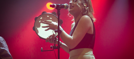 L'HOSPITALET DE LLOBREGAT, BARCELONA, ESPAÑA – ABRIL 22. Tanxugueiras en concierto como parte de Festes de Primavera L'Hospitalet en La Farga el 22 de abril de 2022 en Barcelona, España. (Foto por Fernando Pérez)