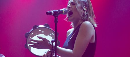 L'HOSPITALET DE LLOBREGAT, BARCELONA, ESPAÑA – ABRIL 22. Tanxugueiras en concierto como parte de Festes de Primavera L'Hospitalet en La Farga el 22 de abril de 2022 en Barcelona, España. (Foto por Fernando Pérez)