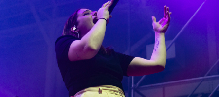 L'HOSPITALET DE LLOBREGAT, BARCELONA, ESPAÑA – ABRIL 22. Tanxugueiras en concierto como parte de Festes de Primavera L'Hospitalet en La Farga el 22 de abril de 2022 en Barcelona, España. (Foto por Fernando Pérez)