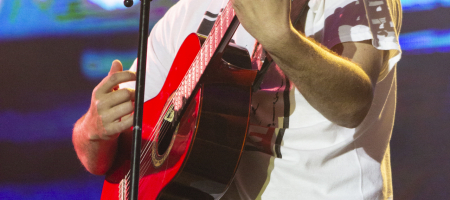 BARCELONA, ESPAÑA – MAYO 14. José Muñoz de Estopa en concierto como parte de su Gira fuego 2022 en el Parc del Forum el 14 de mayo de 2022 en Barcelona, España. (Foto por Fernando Pérez)