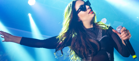 BARCELONA, ESPAÑA – MAYO 26. Tania Lozano de Ladilla Rusa en concierto en la Razzmatazz el 26 de mayo de 2022 en Barcelona, España. (Foto por Fernando Pérez) Ladilla Rusa Razzmatazz