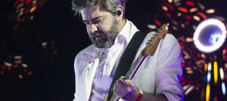 BARCELONA, ESPAÑA – MAYO 21. Vetusta Morla en concierto en el Palau Sant Jordi el 21 de mayo de 2022 en Barcelona, España. (Foto por Fernando Pérez)