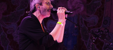 BARCELONA, ESPAÑA – ABRIL 29. Xoel López en concierto como parte del Guitar BCN en el Palau de la música catalana el 29 de abril de 2022 en Barcelona, España. (Foto por Fernando Pérez) Xoel López Palau de la música catalana