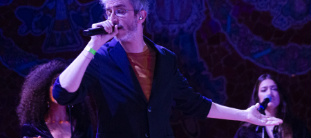 BARCELONA, ESPAÑA – ABRIL 29. Xoel López en concierto como parte del Guitar BCN en el Palau de la música catalana el 29 de abril de 2022 en Barcelona, España. (Foto por Fernando Pérez) Xoel López Palau de la música catalana