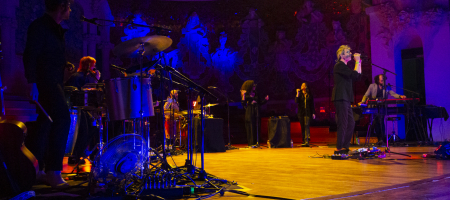 BARCELONA, ESPAÑA – ABRIL 29. Xoel López en concierto como parte del Guitar BCN en el Palau de la música catalana el 29 de abril de 2022 en Barcelona, España. (Foto por Fernando Pérez)