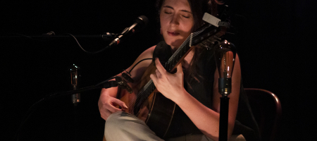 BARCELONA, ESPAÑA – MAYO 31. Amaia Miranda en concierto como parte de Vida Records & Friends en la Antigua Fábrica Estrella Damm el 31 de mayo de 2022 en Barcelona, España. (Foto por Fernando Pérez) Amaia Miranda Henrio