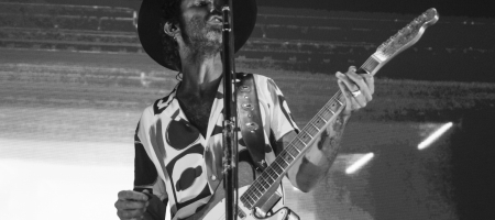 BARCELONA, ESPAÑA – MAYO 28. Leiva en concierto como parte del Cruïlla XXS en Poble Espanyol el 28 de mayo de 2022 en Barcelona, España. (Foto por Fernando Pérez) Leiva Barcelona