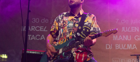 BARCELONA, ESPAÑA – JULIO 14. Buhos en concierto como parte del Clotilde Fest en los Jardines del Palau Robert el 14 de julio de 2022 en Barcelona, España. (Foto por Fernando Pérez)