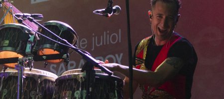 BARCELONA, ESPAÑA – JULIO 21. La Pegatina en concierto como parte del Clotilde Fest en los Jardines del Palau Robert el 21 de julio de 2022 en Barcelona, España. (Foto por Fernando Pérez)