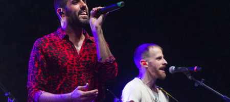 BARCELONA, ESPAÑA – JULIO 21. La Pegatina en concierto como parte del Clotilde Fest en los Jardines del Palau Robert el 21 de julio de 2022 en Barcelona, España. (Foto por Fernando Pérez)