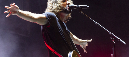 BARCELONA, ESPAÑA – OCTUBRE 8. IZAL en su último concierto en el Palau Sant Jordi el 8 de octubre de 2022 en Barcelona, España. (Foto por Fernando Pérez) Último baile IZAL