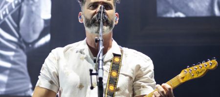 BARCELONA, ESPAÑA – OCTUBRE 8. IZAL en su último concierto en el Palau Sant Jordi el 8 de octubre de 2022 en Barcelona, España. (Foto por Fernando Pérez)