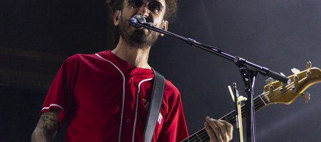 BARCELONA, ESPAÑA – OCTUBRE 8. IZAL en su último concierto en el Palau Sant Jordi el 8 de octubre de 2022 en Barcelona, España. (Foto por Fernando Pérez)