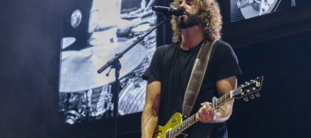 BARCELONA, ESPAÑA – OCTUBRE 8. IZAL en su último concierto en el Palau Sant Jordi el 8 de octubre de 2022 en Barcelona, España. (Foto por Fernando Pérez)