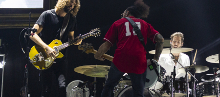 BARCELONA, ESPAÑA – OCTUBRE 8. IZAL en su último concierto en el Palau Sant Jordi el 8 de octubre de 2022 en Barcelona, España. (Foto por Fernando Pérez) Último baile IZAL