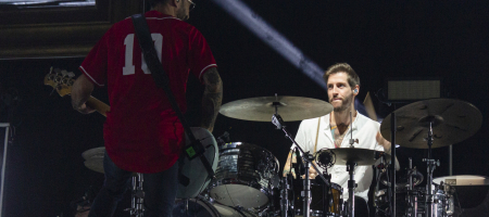 BARCELONA, ESPAÑA – OCTUBRE 8. IZAL en su último concierto en el Palau Sant Jordi el 8 de octubre de 2022 en Barcelona, España. (Foto por Fernando Pérez)