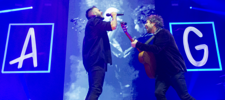 BARCELONA, ESPAÑA – NOVIEMBRE 25. Arnau Griso en su último concierto como agrupación en el Sant Jordi Club el 25 de noviembre de 2022 en Barcelona, España. (Foto por Fernando Pérez) Arnau Griso Adiós